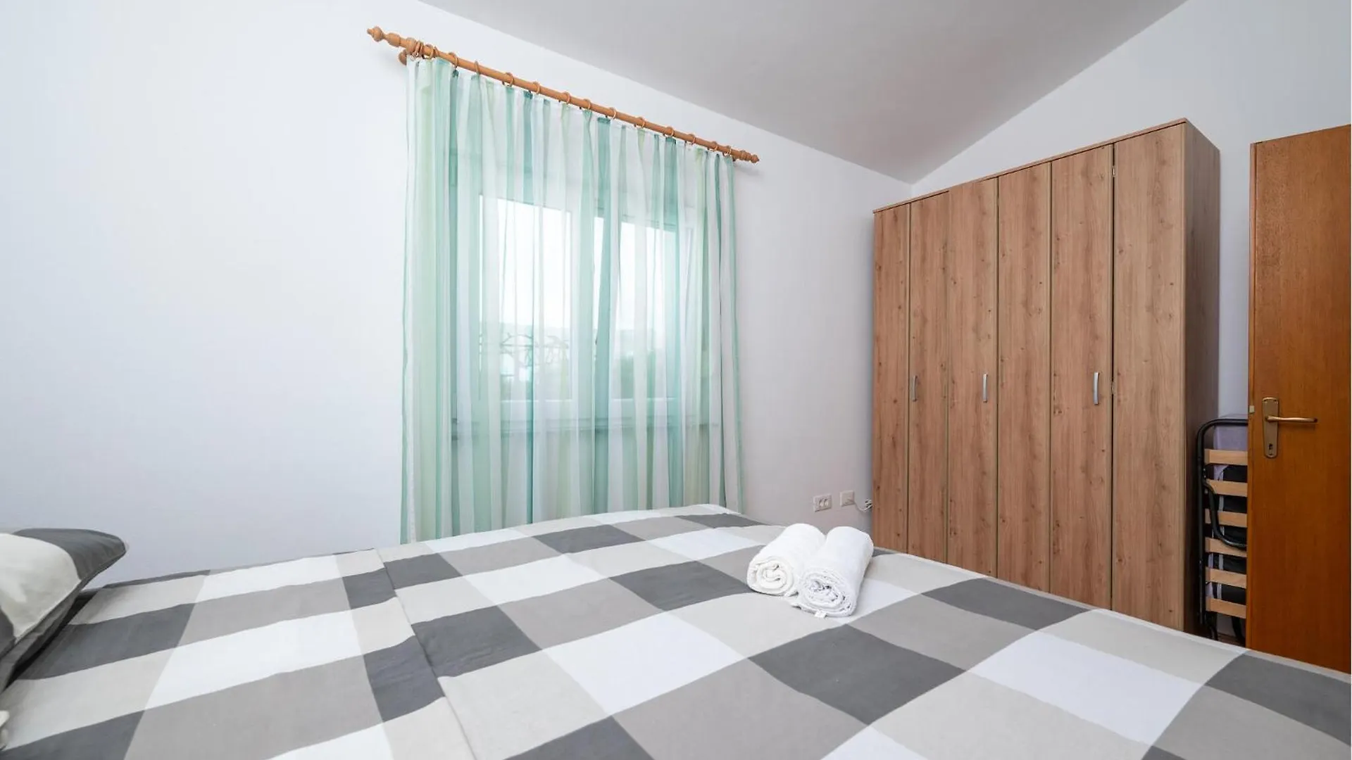3 Bedroom Lovely Home In Galizana