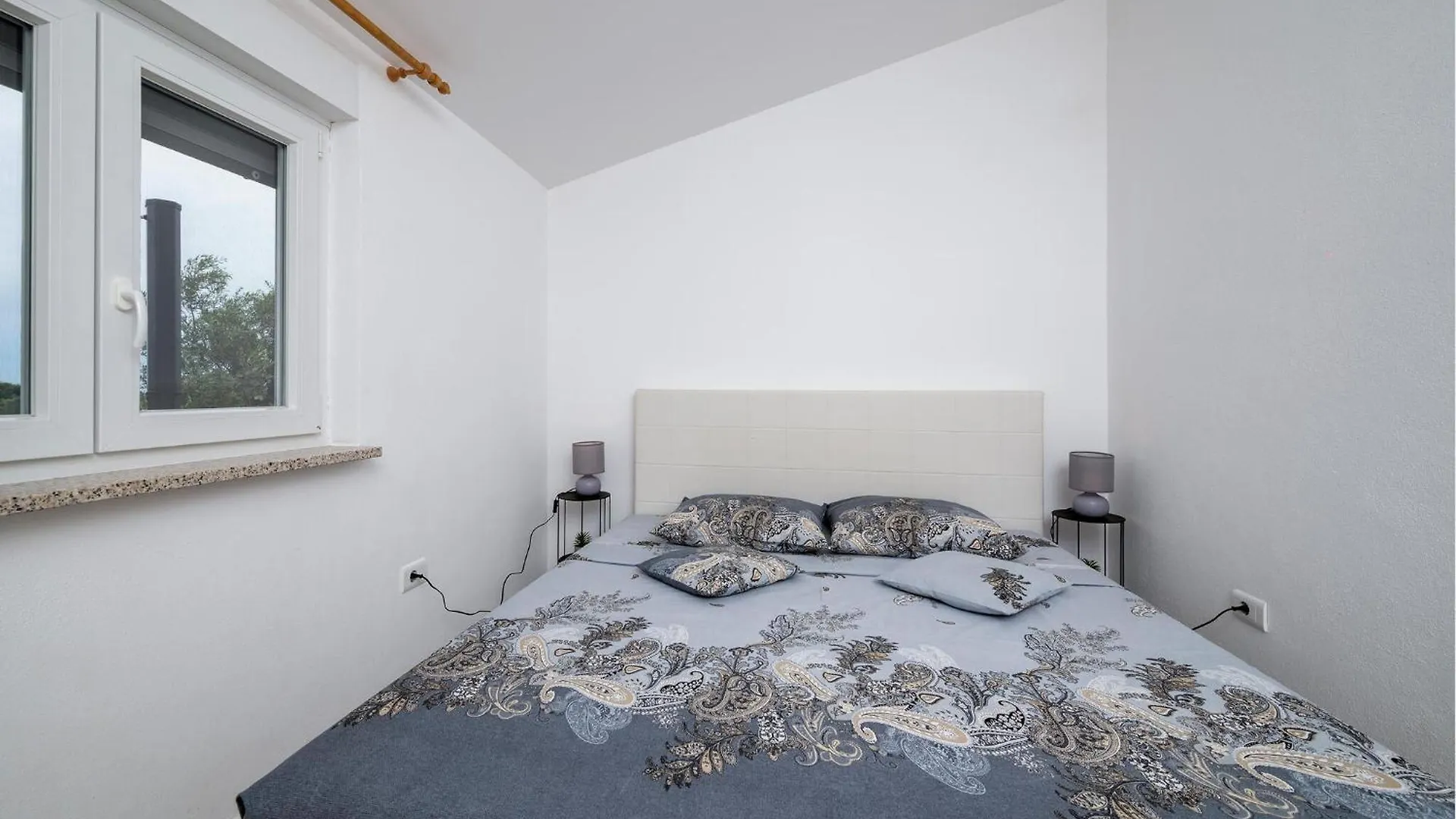3 Bedroom Lovely Home In Galizana Holiday home